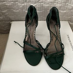 New banana republic satin heels evening 6